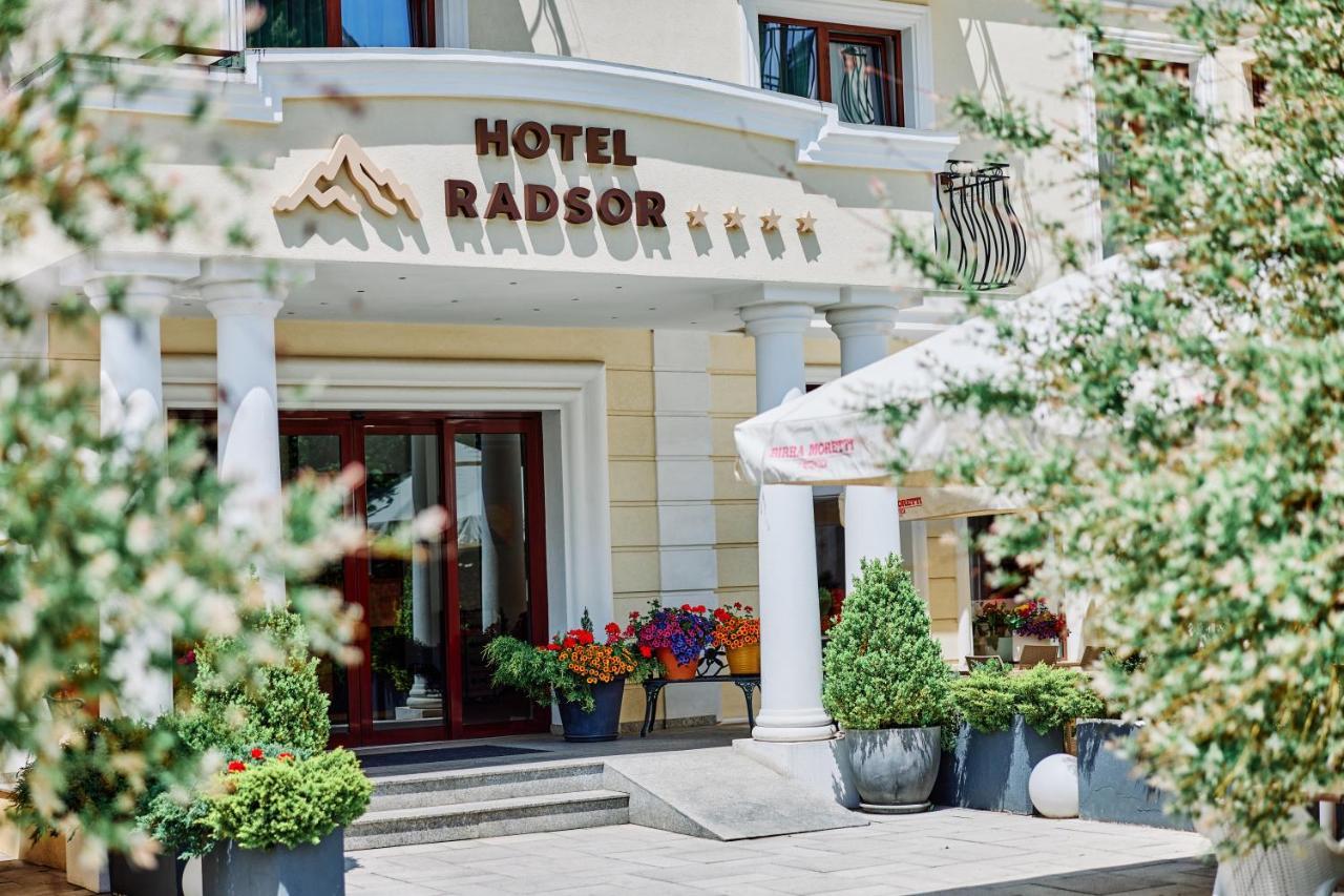 Radsor Hotel Rîşnov Exterior foto